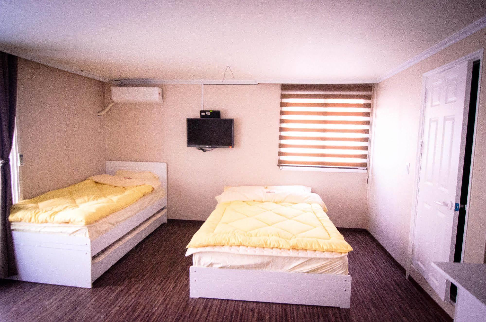 Yakorea Hostel Hongdae Сеул Екстериор снимка