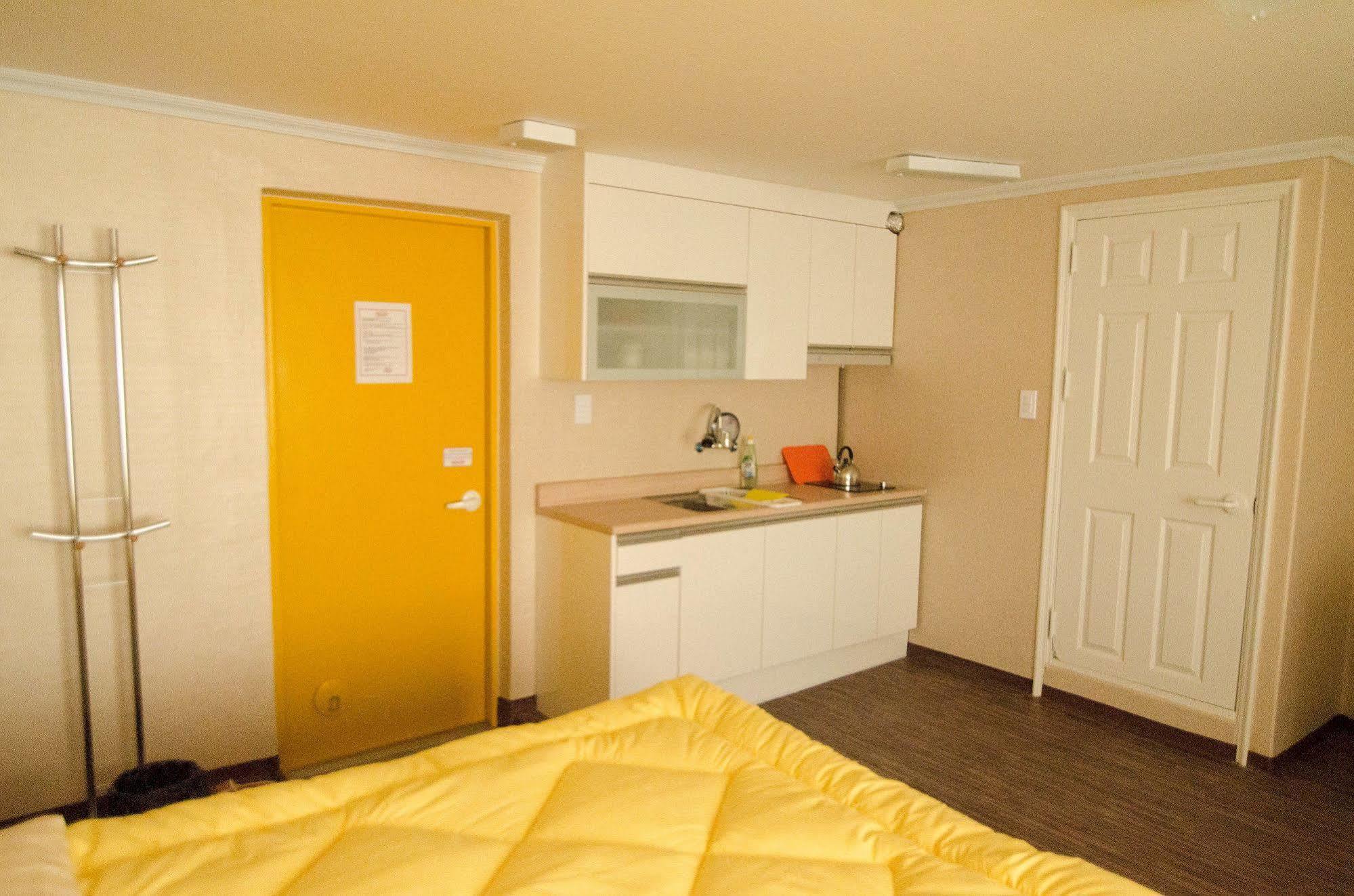 Yakorea Hostel Hongdae Сеул Екстериор снимка