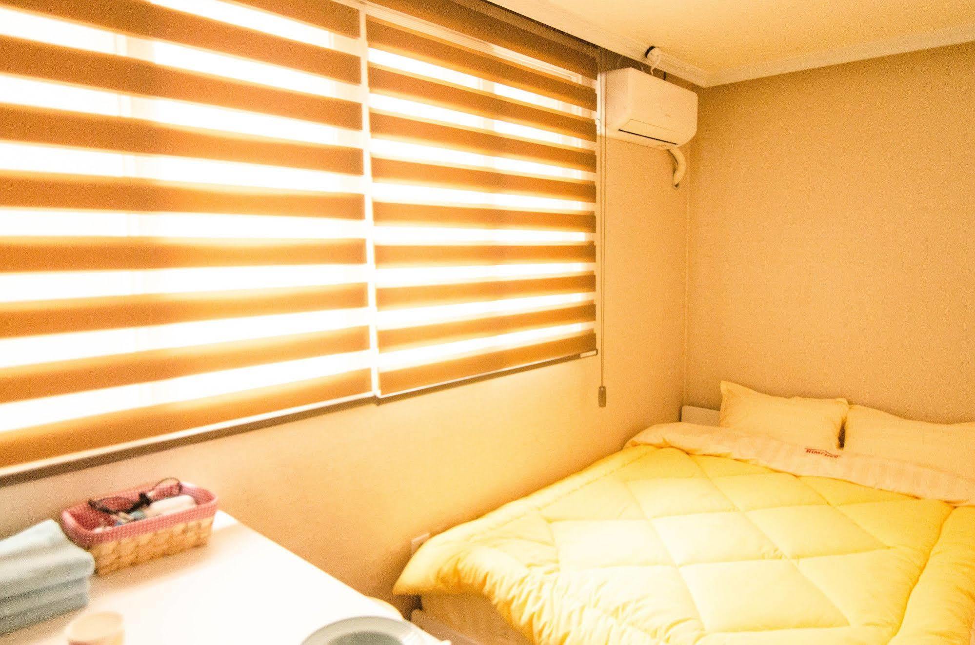 Yakorea Hostel Hongdae Сеул Екстериор снимка