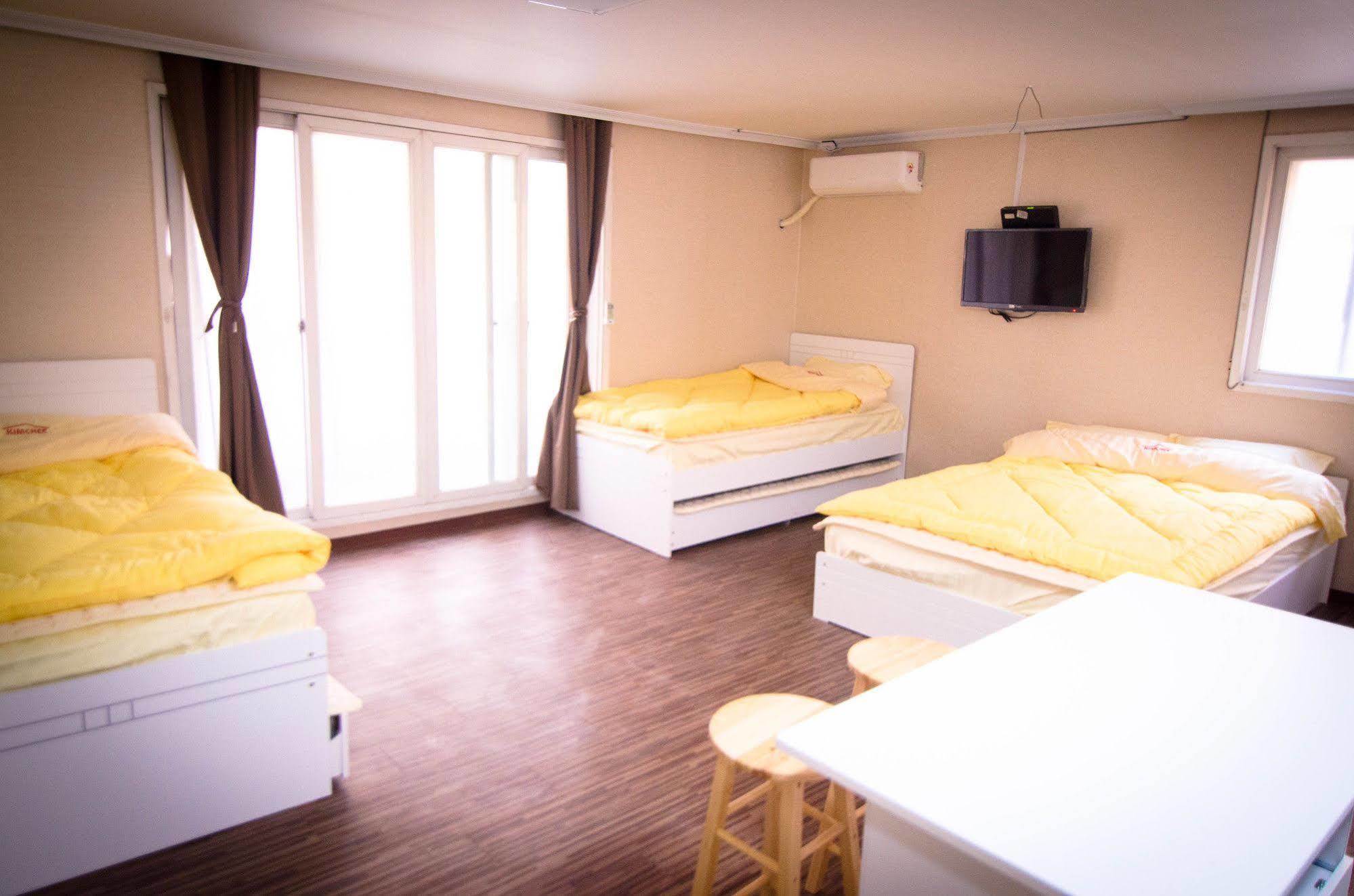 Yakorea Hostel Hongdae Сеул Екстериор снимка