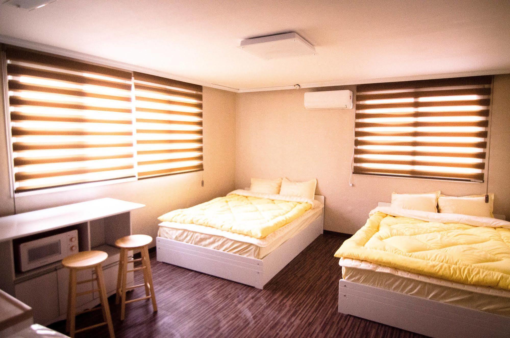 Yakorea Hostel Hongdae Сеул Екстериор снимка