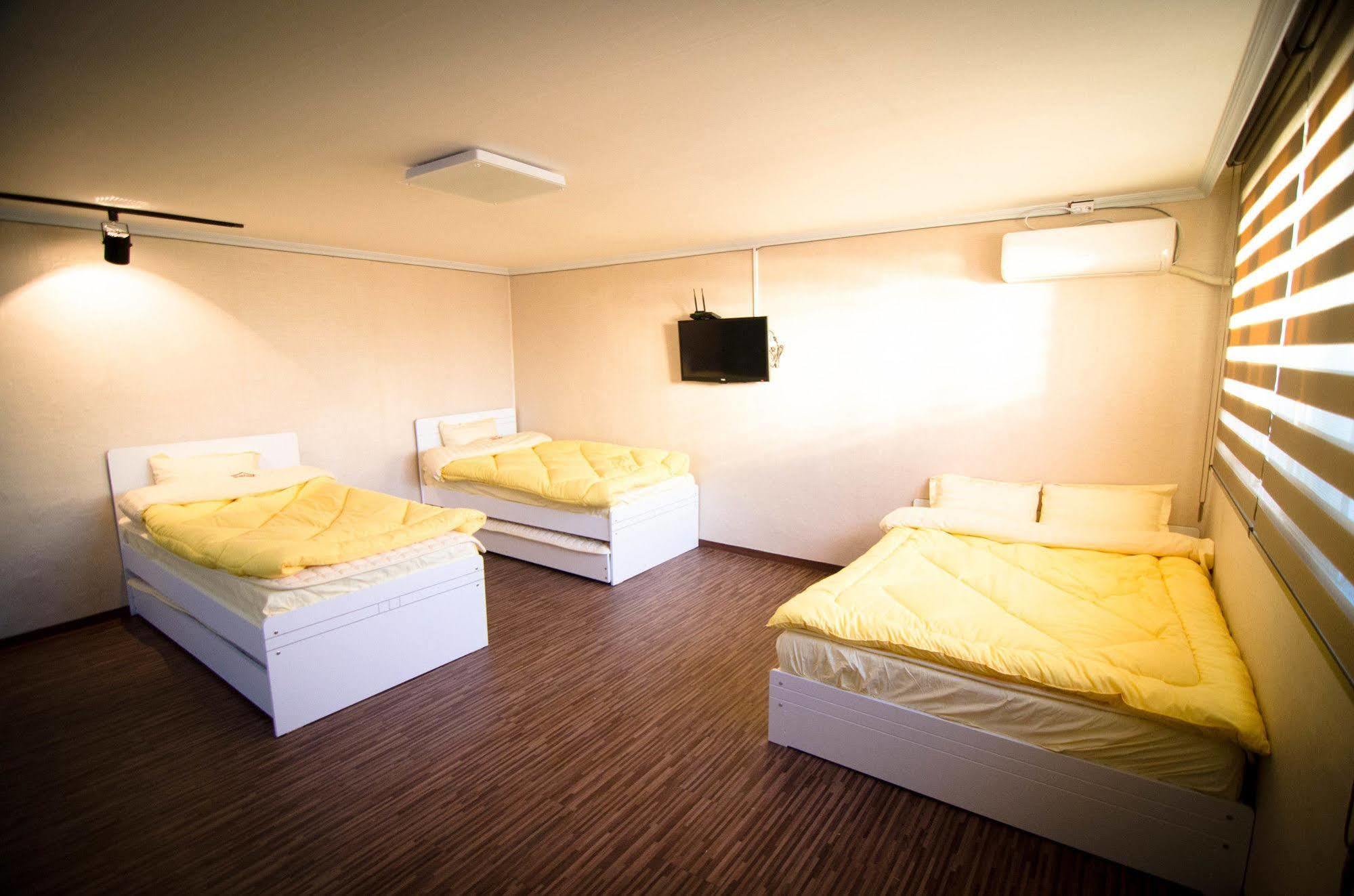 Yakorea Hostel Hongdae Сеул Екстериор снимка