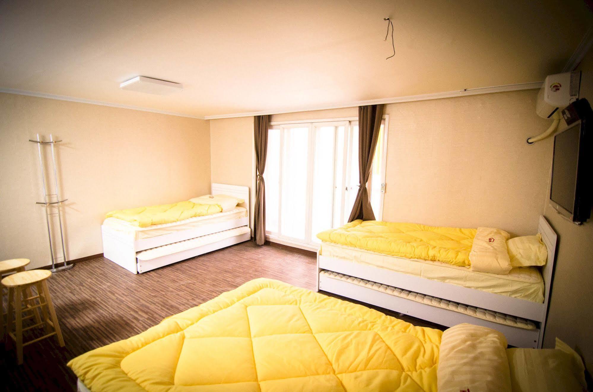 Yakorea Hostel Hongdae Сеул Екстериор снимка