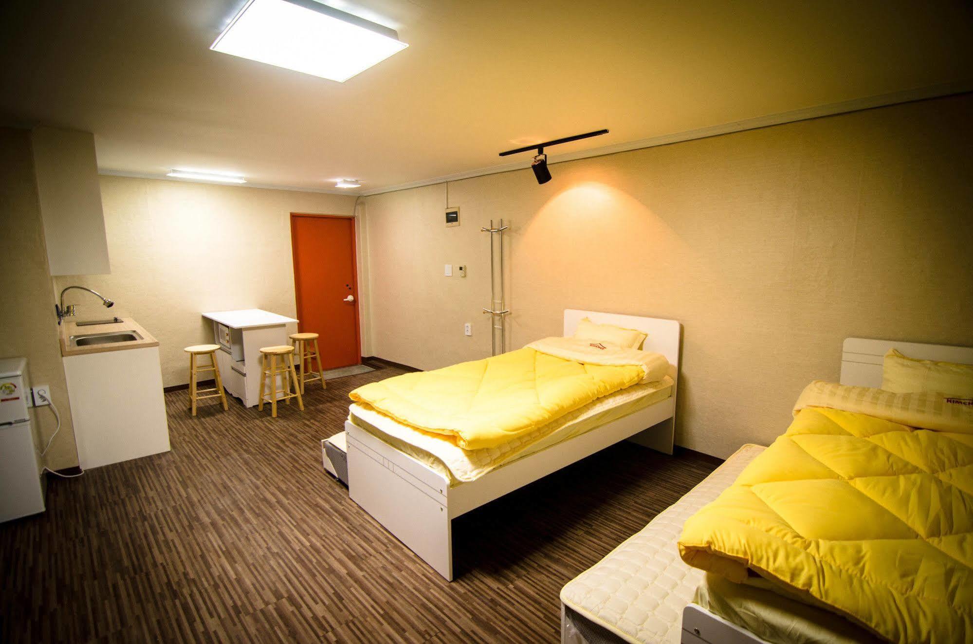 Yakorea Hostel Hongdae Сеул Екстериор снимка