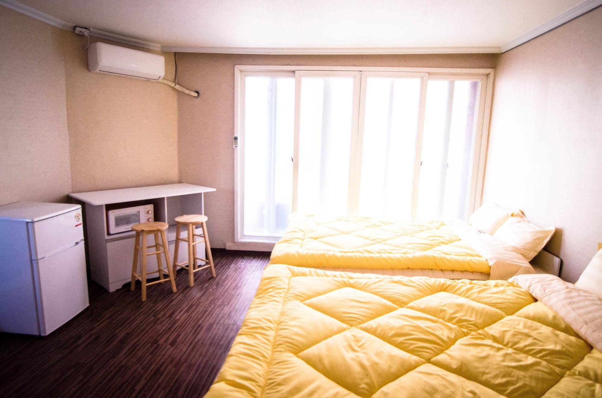 Yakorea Hostel Hongdae Сеул Екстериор снимка